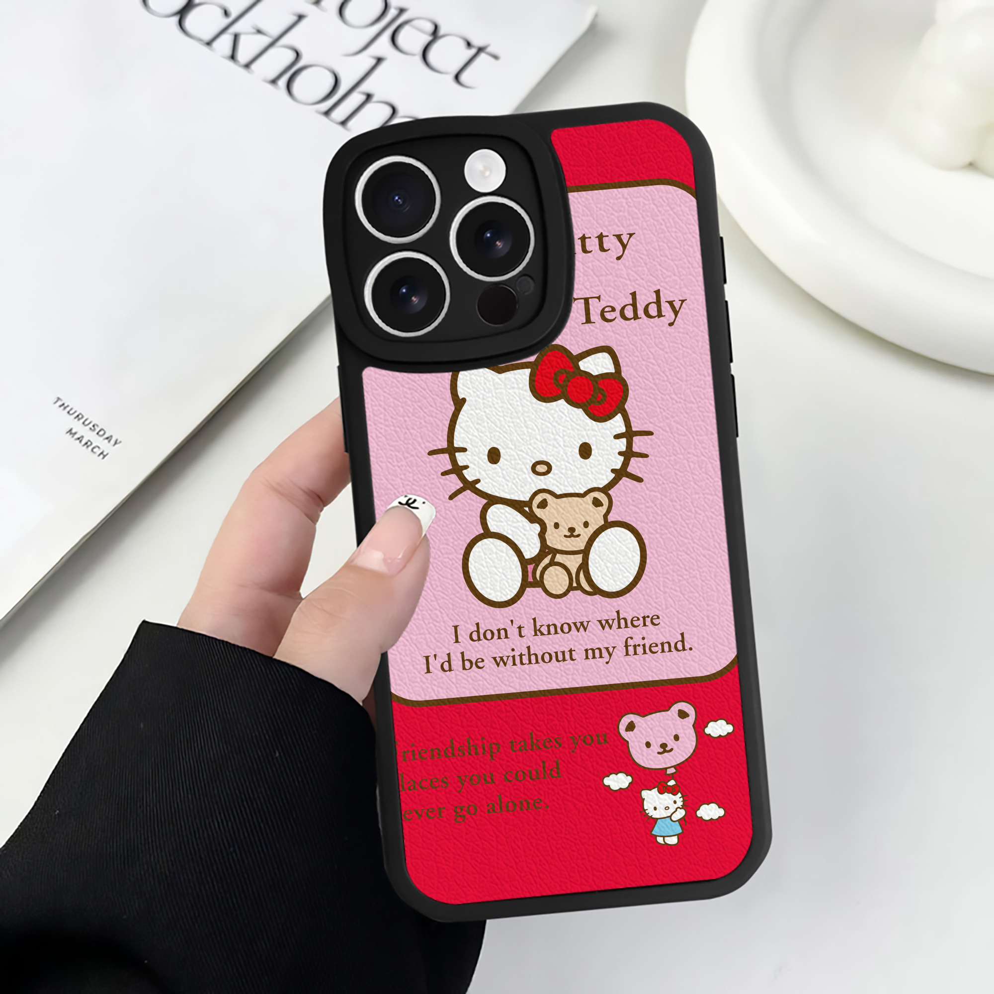 （画像用） Hello Kitty ハローキティ 【iPhone 16シリーズ対応】シリコンスマホケース（レザー調） 材質：シリコン